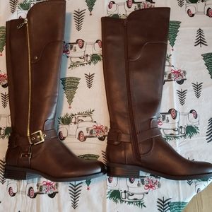 New Guess Womens boots size 6 Brown